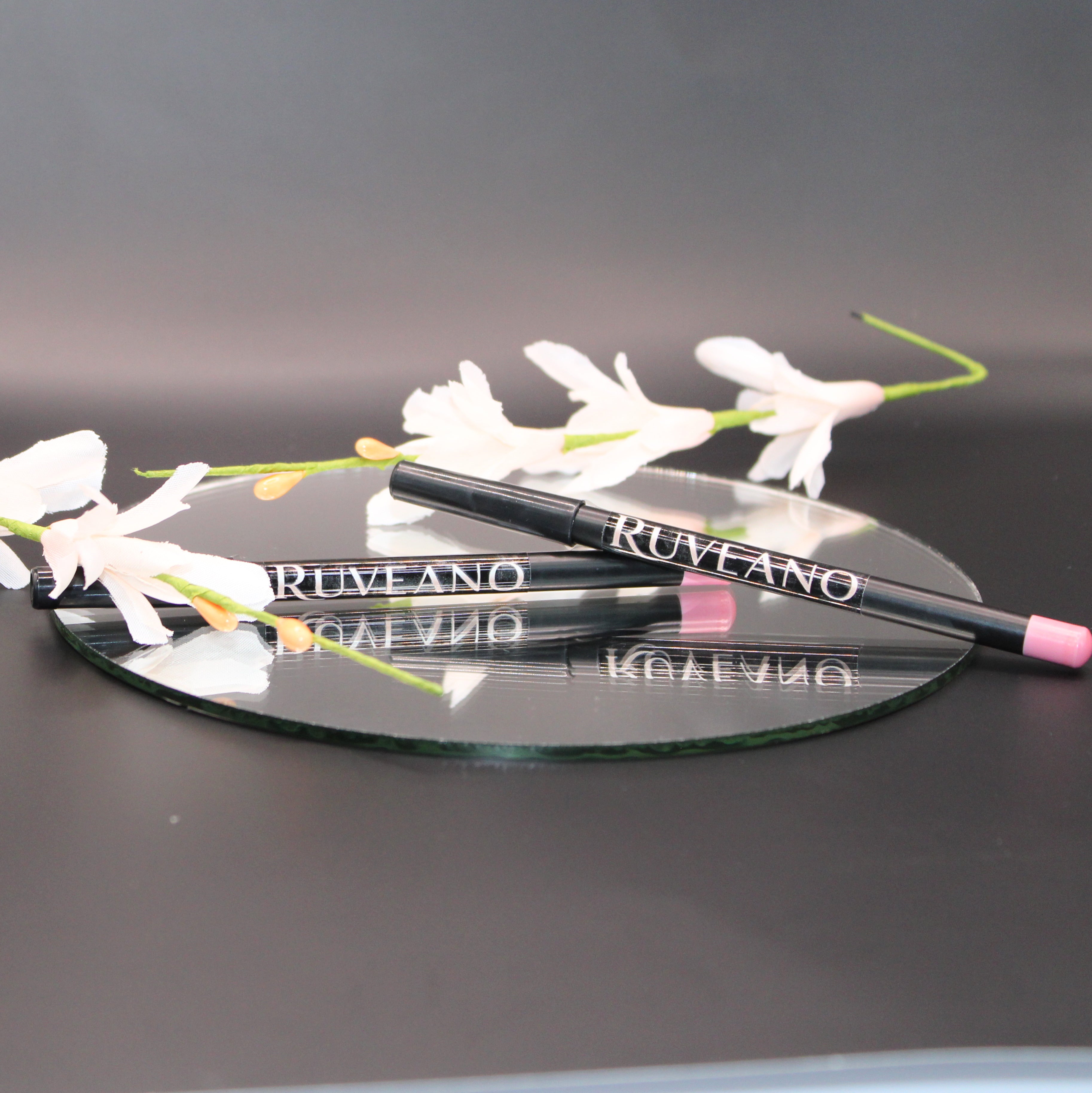 Sculpt Lip Liner